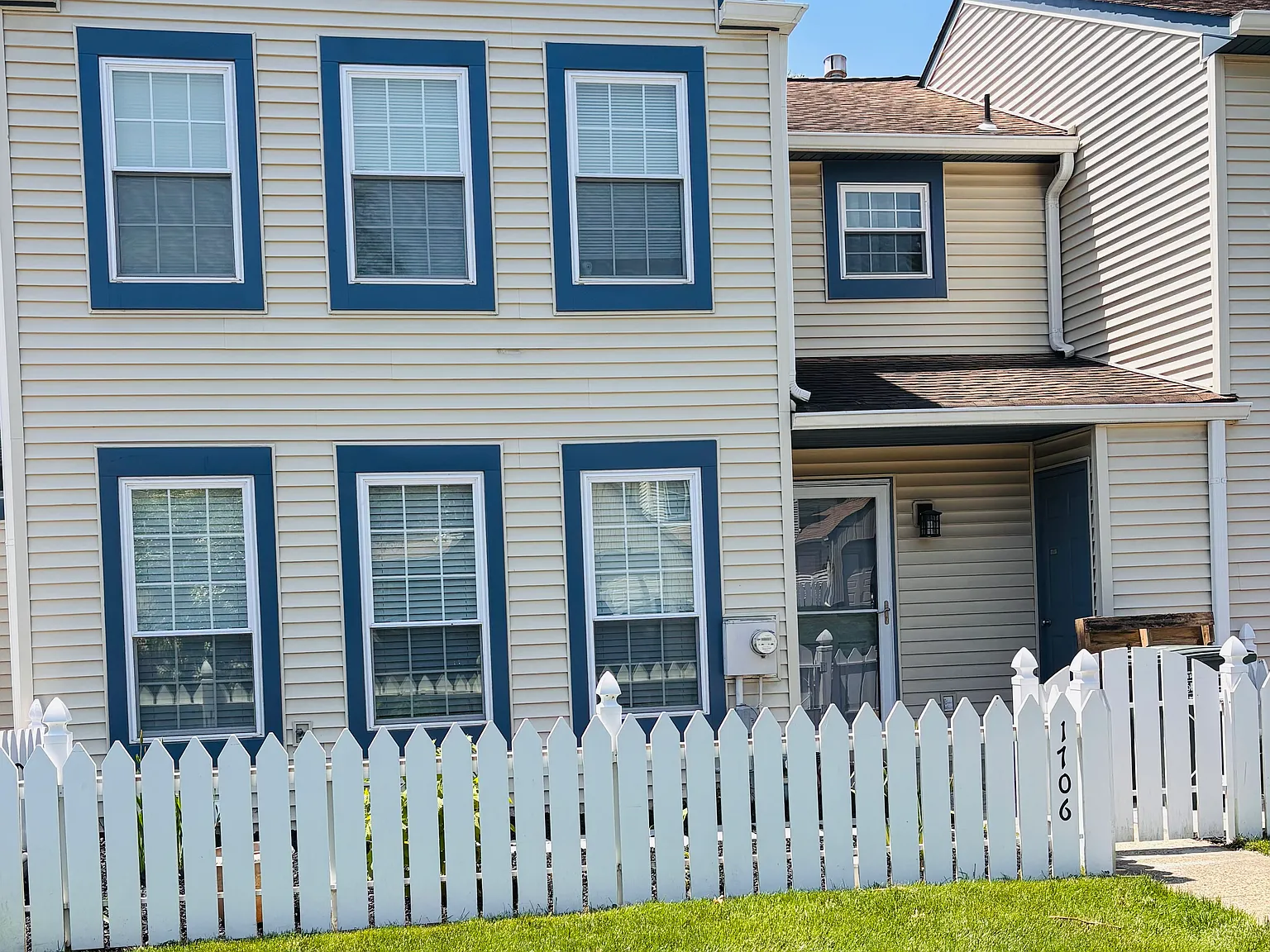 3 bed, 2.5 bath, 1834 sqft, $3,300 — Photo 2