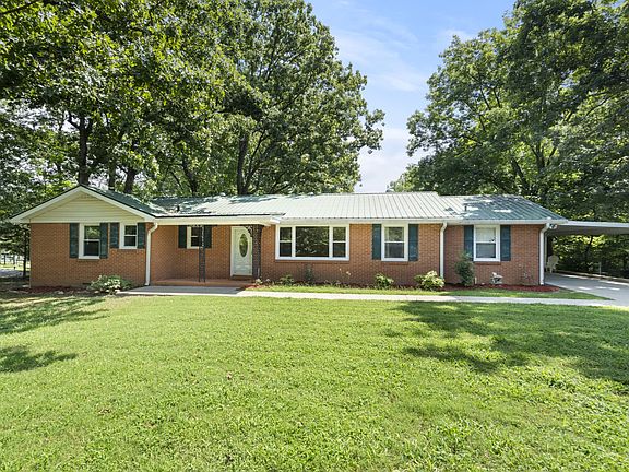 2nd image of 306 Cedarview Dr