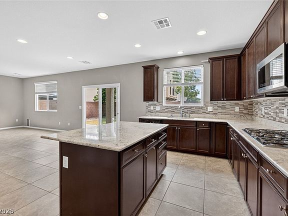5th image of 10329 Ironwood Pass Ave