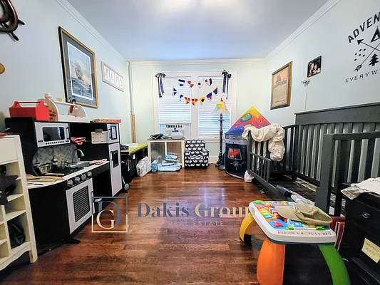 Rented by Dakis Group LLC | media 27