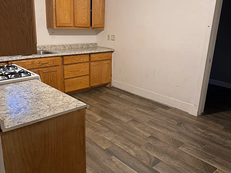 Kitchen alt view
