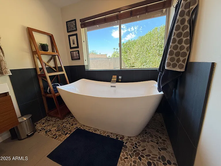 8361 E Via De Encanto — Photo 24