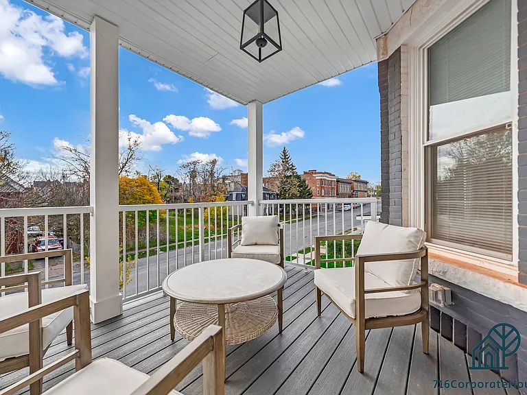 44 E Utica St #2B — Photo 5