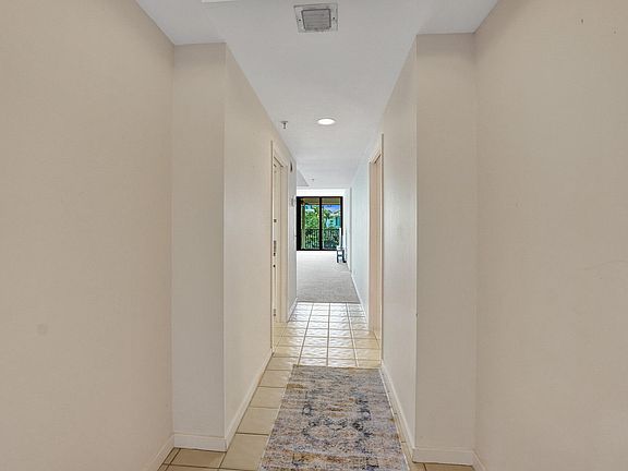 5th image of 11370 Twelve Oaks Way #213
