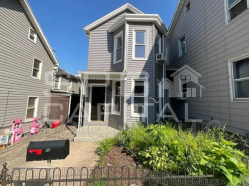25 Chestnut St Photo 1