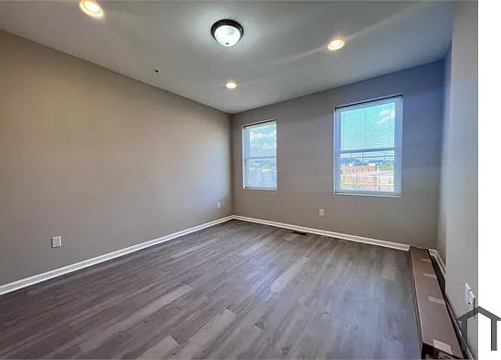 1241 N Broadway — Photo 13