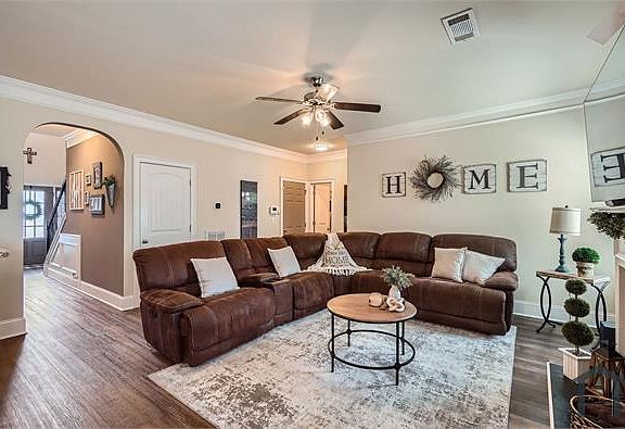 4th image of 3329 Gardenside Walk