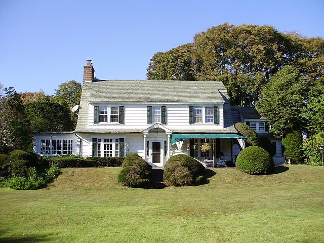 1st image of 240 Secatogue Ln W