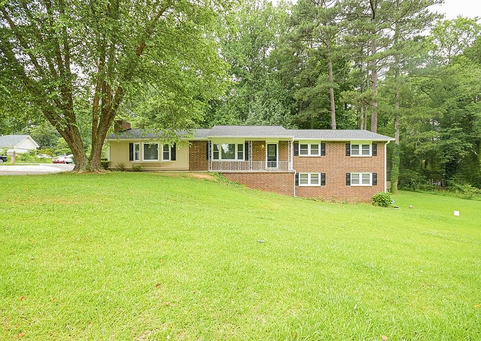 1st image of 2427 Bailey Dr