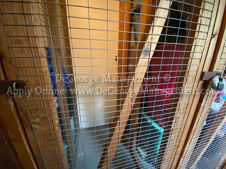 Woodside Court Apartments — Photo 36