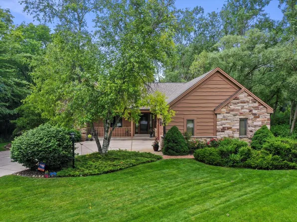 14593 West Fieldpointe COURT, New Berlin, WI 53151