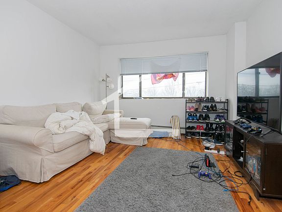 5th image of 226 Parker Hill Ave APT 10