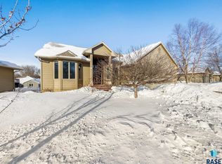 3315 S Judy Ave, Sioux Falls, SD 57103