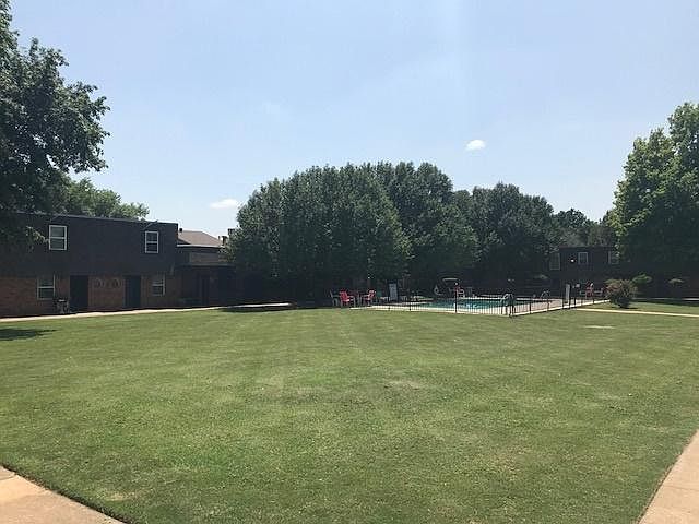 2nd image of 901 Halray Dr