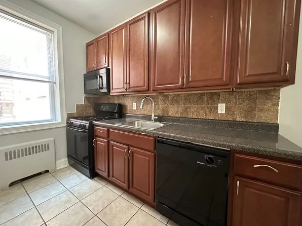 1 Britton St #B1e, Jersey City, NJ 07306
