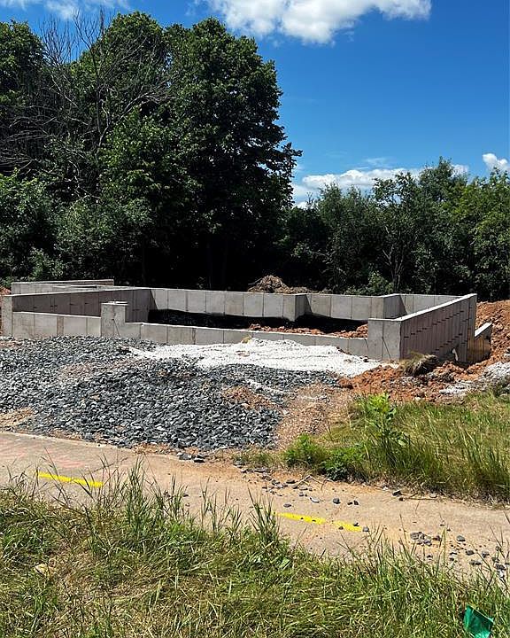 2nd image of 606 Cameron Road