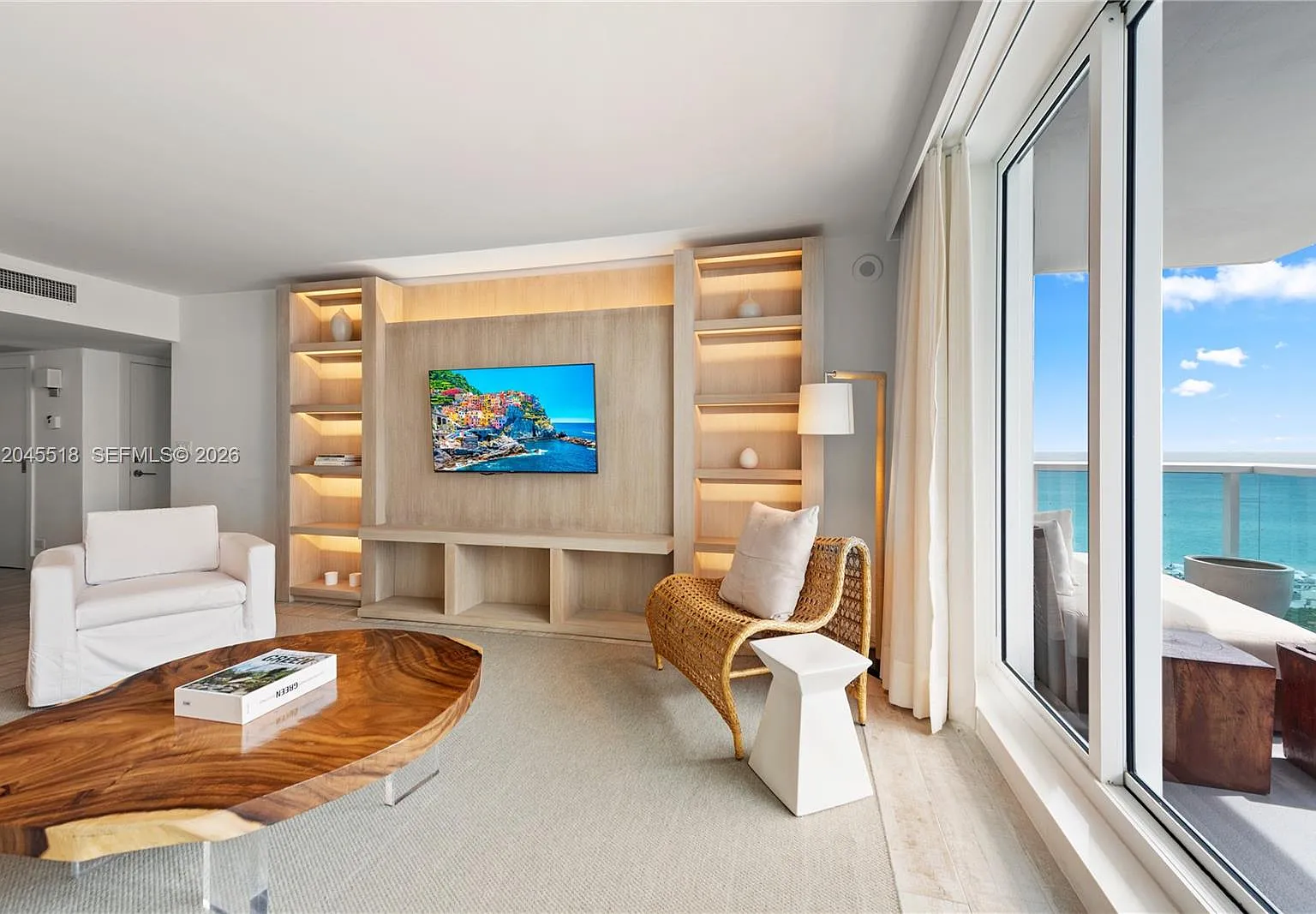 2399 Collins Avenue — Photo 1