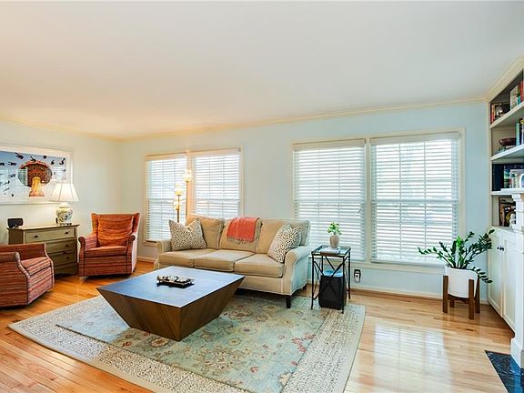 5th image of 9931 Briar Dr