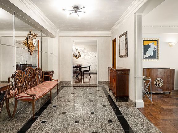 4th image of 45 E 72nd St APT 6C