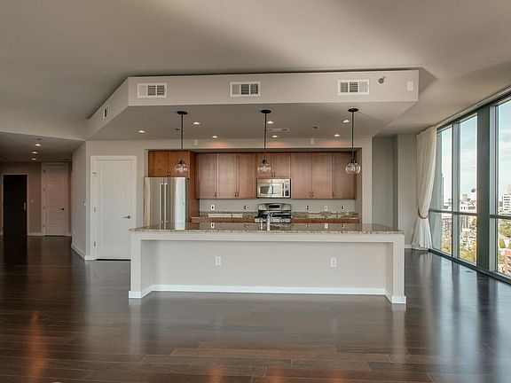 5th image of 900 20th Ave S APT 1202