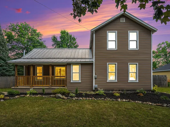 268 Cedar St NE, Cedar Springs, MI 49319