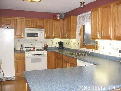 3rd image of 19528 Ilex St NW