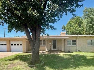 520 E Coolidge Ave, Blackwell, OK 74631