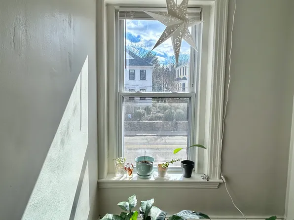 805 Washington St #2, Brookline, MA 02446