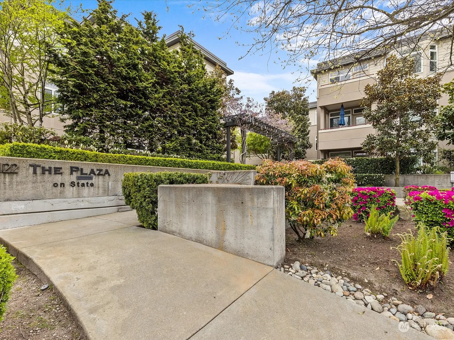 122 State Street S #308 photo 1