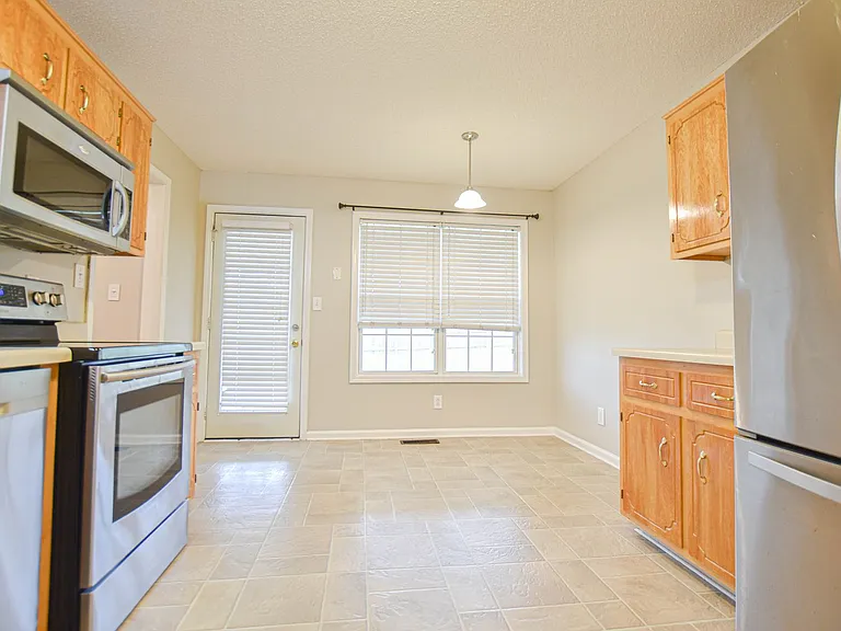 1759 Butternut Dr — Photo 10