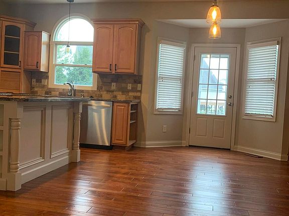 3rd image of 519 Bellfrey Ct