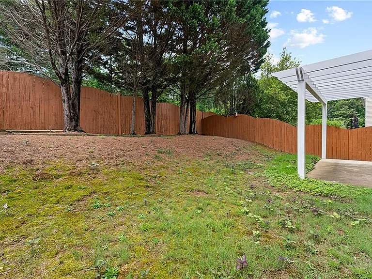 2704 Regent Walk Dr — Photo 40