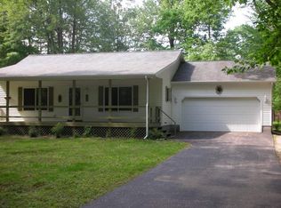 231 Redwine Dr, Houghton Lake, MI 48629