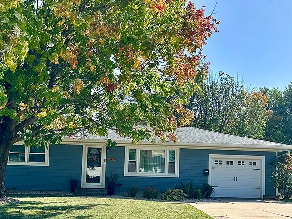 2404 13th St, Peru, IL 61354