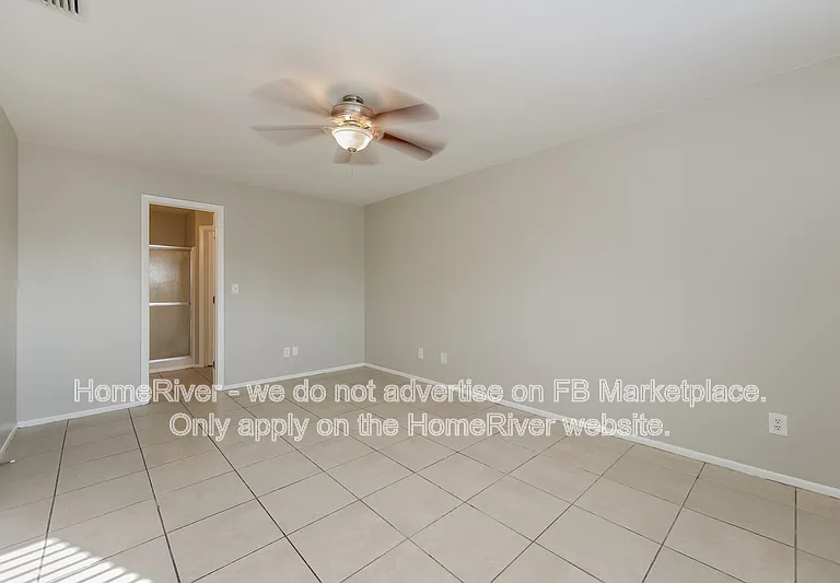 1720 SW 3rd Pl — Photo 9