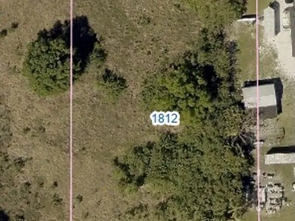 1812 Wade Dr, Cape Coral, FL 33991