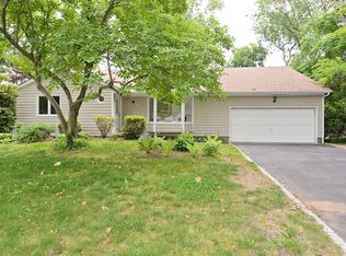 2 Bittersweet Pl, Huntington, NY 11743