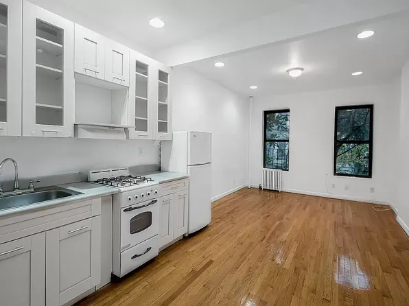 436 West 49th Street image 1 of 5