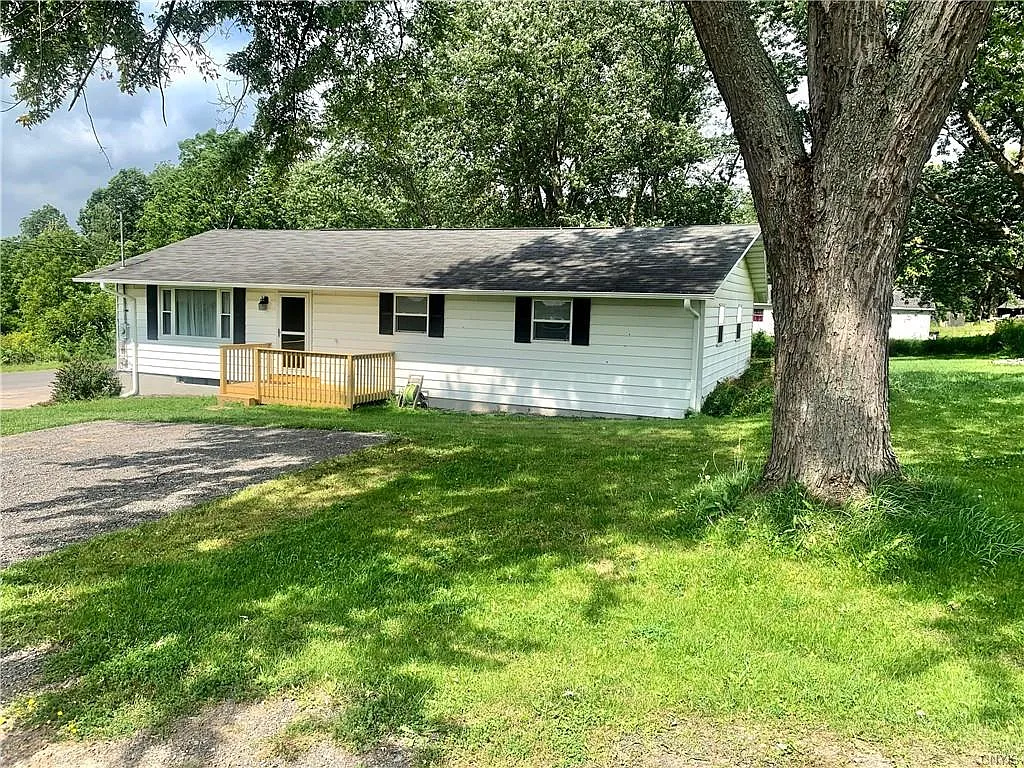 12 Florida Ave photo 1