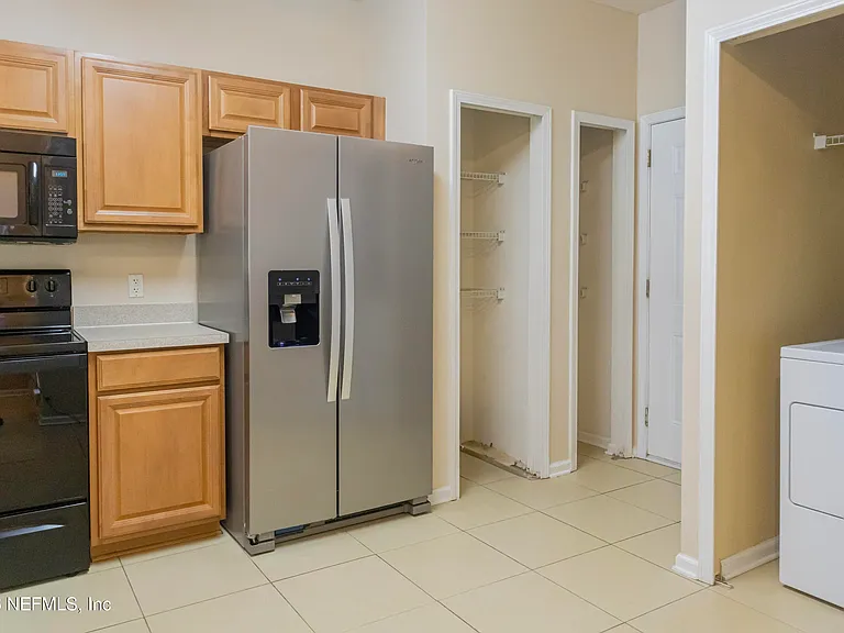 762 Scrub Jay Dr — Photo 3