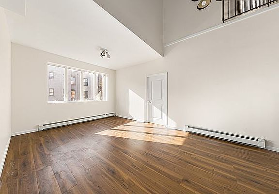 3rd image of 338 E 139th St APT 4B