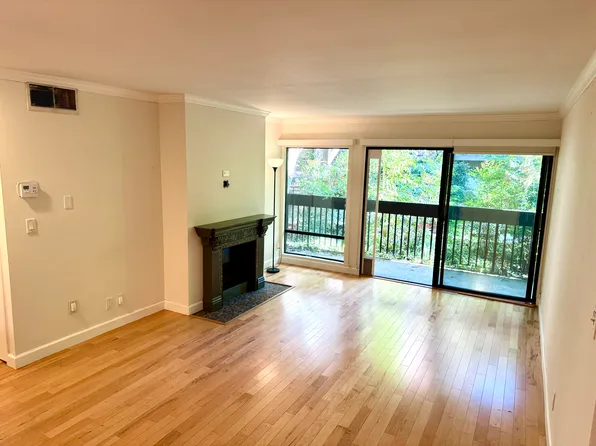 950 N Kings Rd Unit 143, West Hollywood, CA 90069