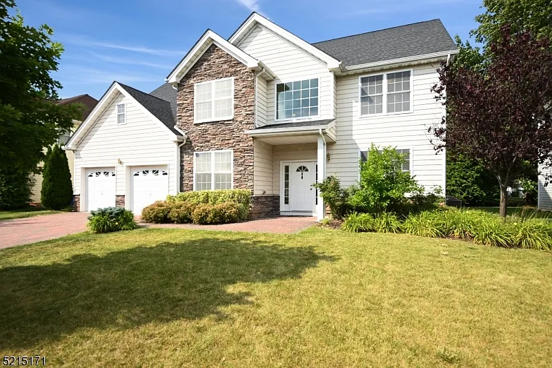26 Pine Ln