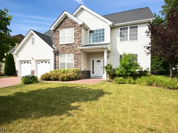 26 Pine Ln, Springfield, NJ 07081