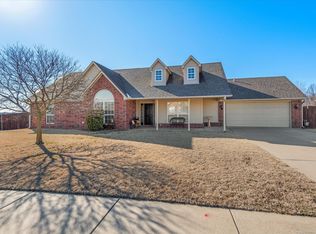 1925 Barnett Pl, Bartlesville, OK 74006