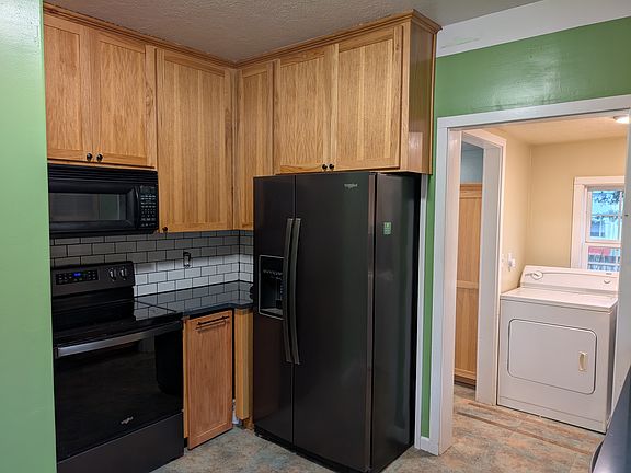 5th image of 445 SE 6th Ave