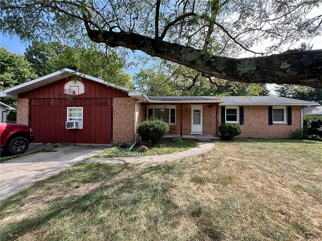 111 Magnolia Dr photo 1