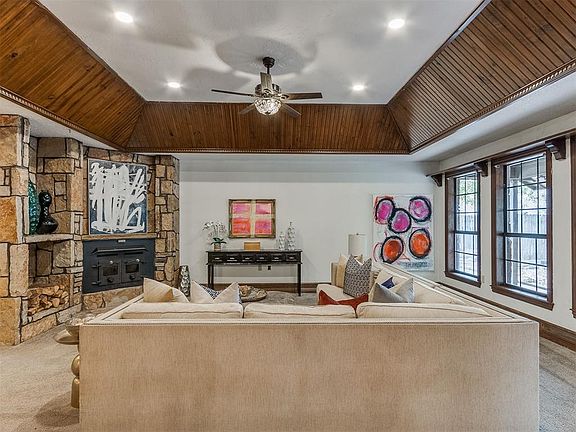 5th image of 1300 NE 21st Pl