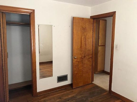 4th image of 484 N Central Ave