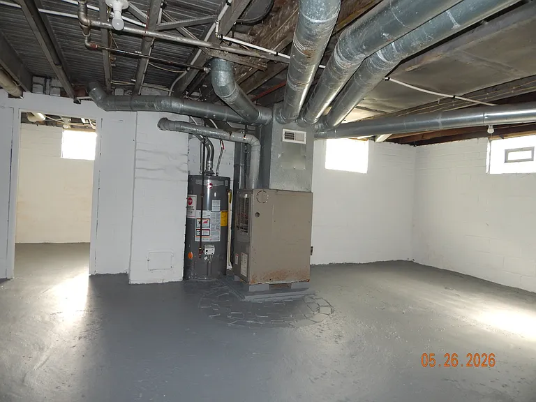 210 Roslyn Ave NW — Photo 18